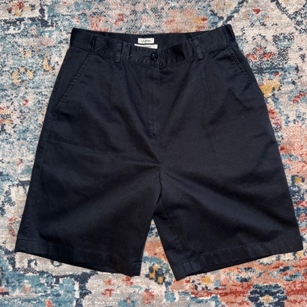 L.L. Bean Original Fit Chino Shorts
Size 10